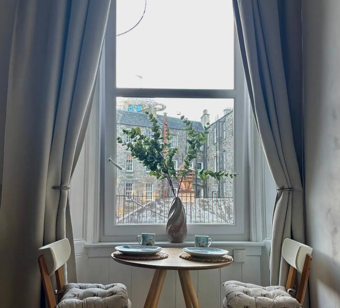 Bread Street, Central And Spacious One Bed Flat Edinburgh
